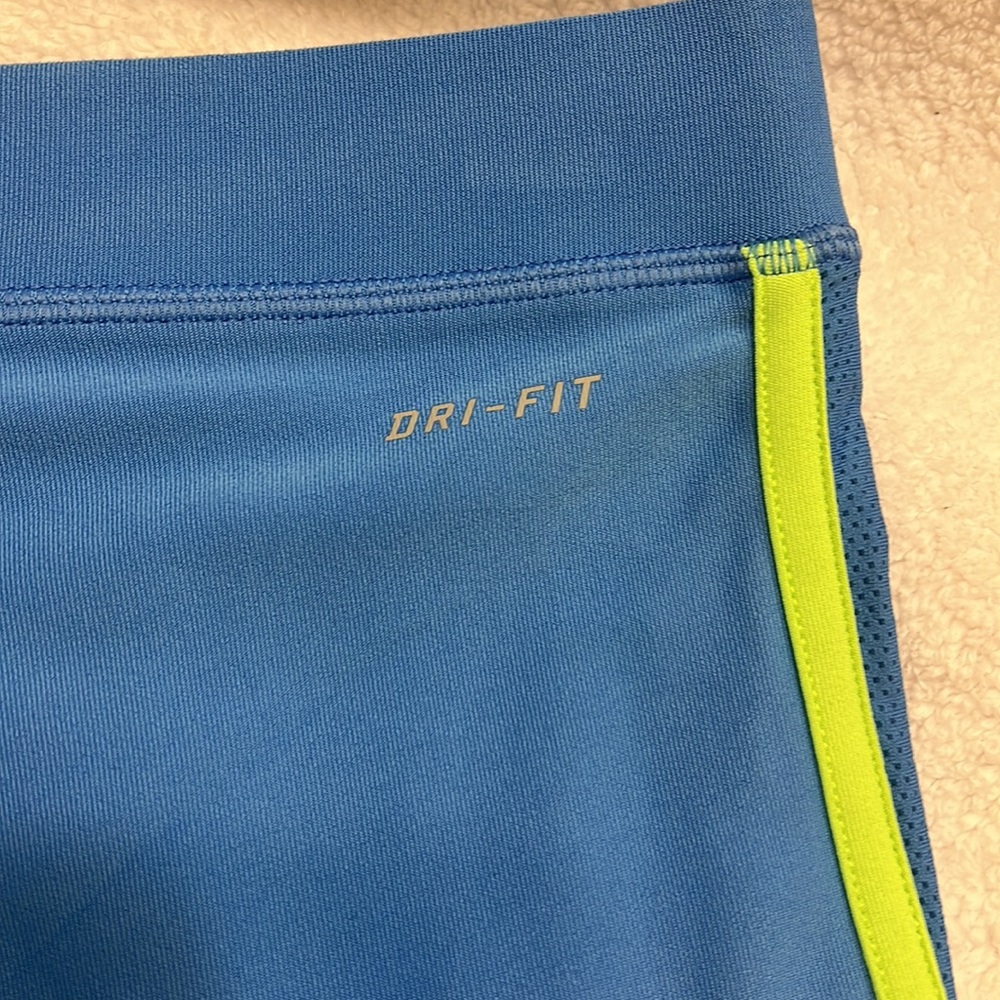 New without tags Nike workout shorts, size medium - Picture 9 of 9